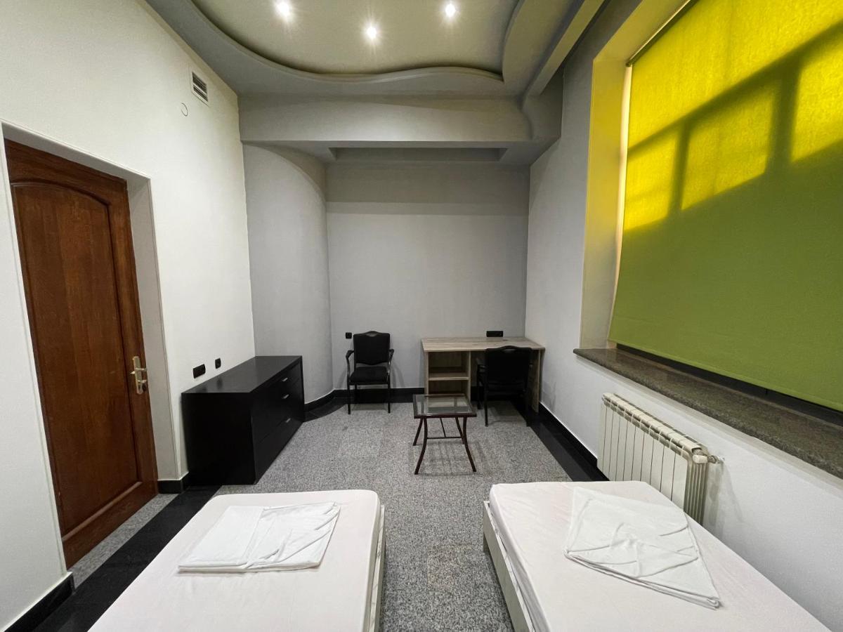 Joy Hotel Apartament Yerevan Exterior photo